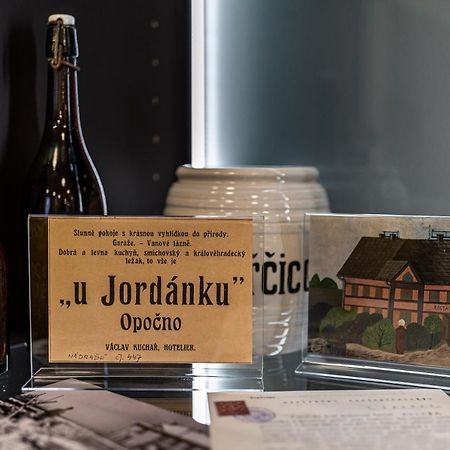 Hotel Jordanek Opocno ภายนอก รูปภาพ