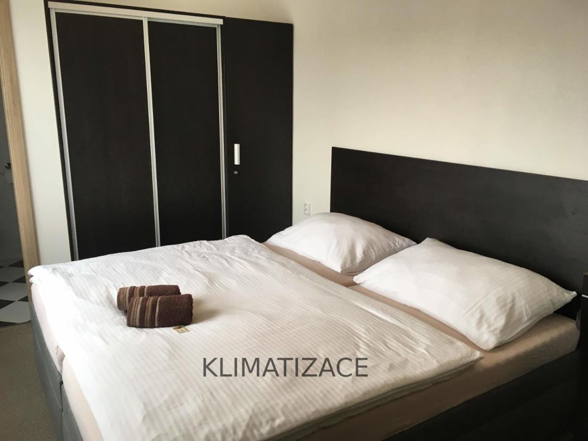 Hotel Jordanek Opocno ภายนอก รูปภาพ