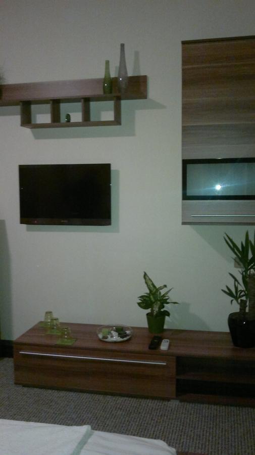 Hotel Jordanek Opocno ภายนอก รูปภาพ