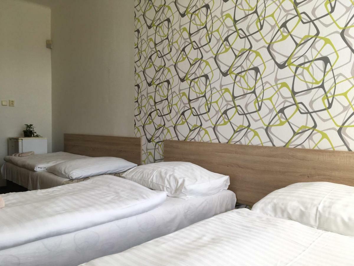 Hotel Jordanek Opocno ภายนอก รูปภาพ